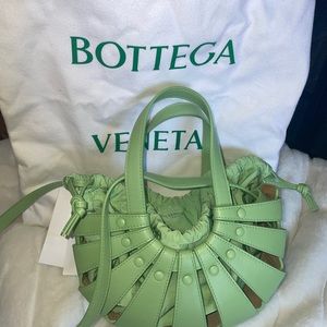 24 HOUR PRICE Bottega Veneta Shell Bag
